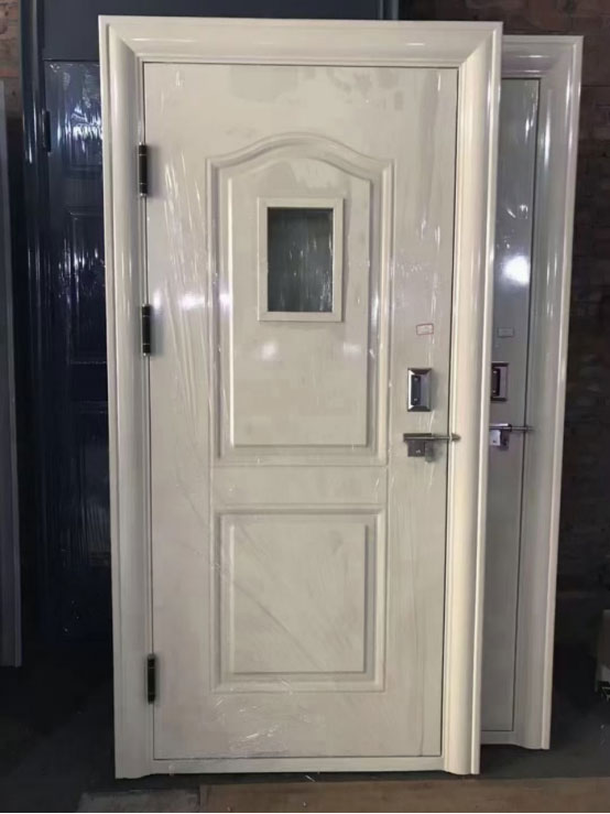 且末学校教室门